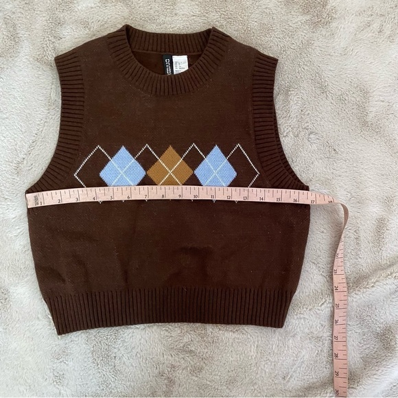 Sweater Vest Women’s Small Divided by H&M Brown Blue And White Diamonds - Picture 7 of 8